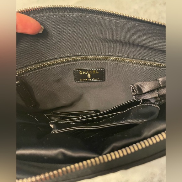 BNIB Chanel black grosgrain nylon foldable tote/clutch quilted gold brand new - Picture 6 of 16